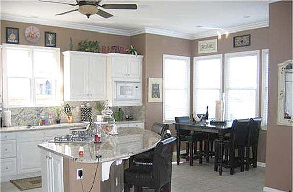 Valencia Bridgeport The Cove tract Residence 2 kitchen and nook