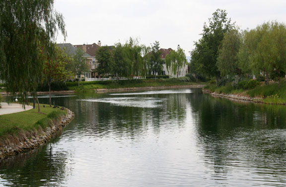 lake-and-curved-islands-1