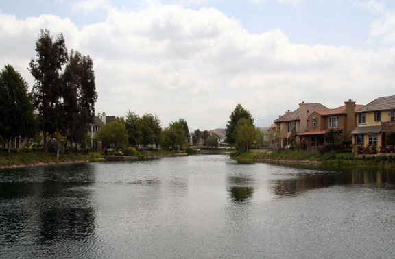 lots-of-lake-and-houses-1