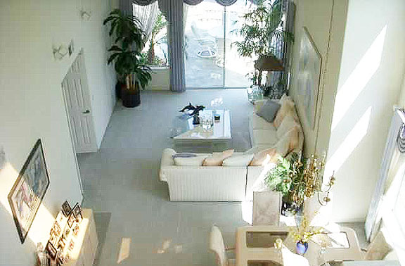 Cavernous livingroom and dining room.