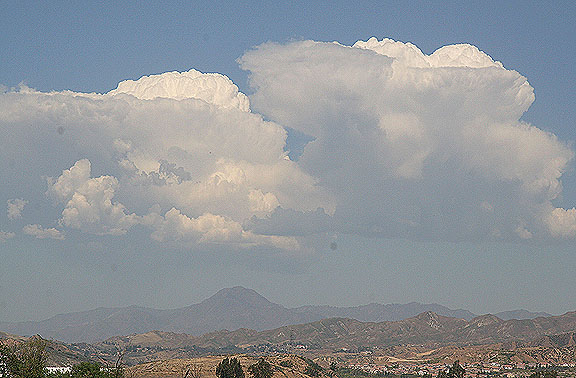 valencia-summit-view-and-thunderclouds