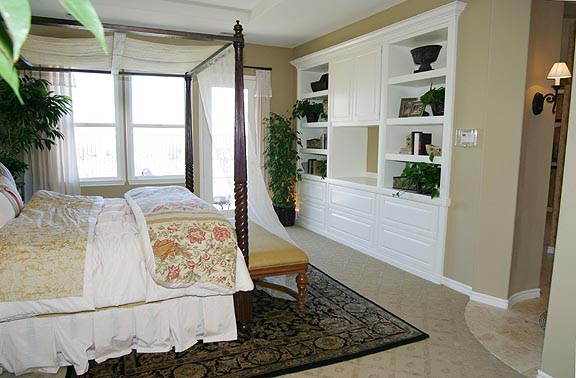 oakmontres2masterbedroom-1