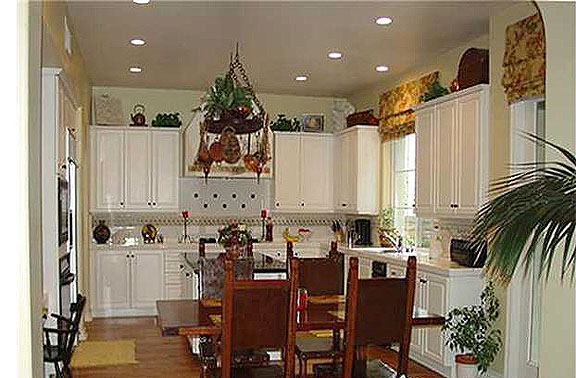 Valencia Woodlands Garland Plan 1 kitchen