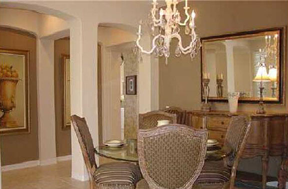 Valencia Woodlands Garland Plan 2 dining room