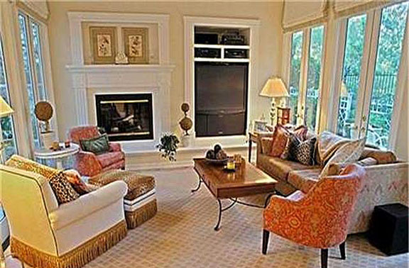 Valencia Woodlands Garland Plan 2 family room