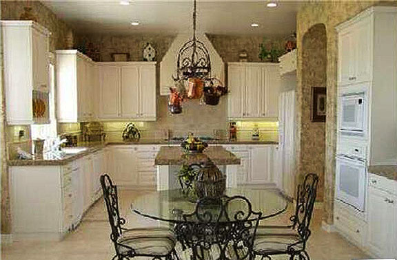 Valencia Woodlands Garland Plan 2 kitchen