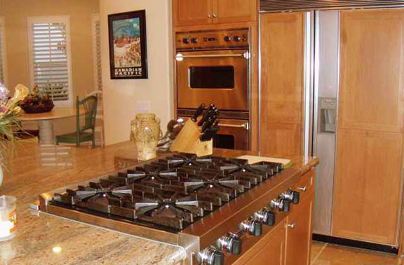 Upgraded stainless steel Viking appliances and Sub