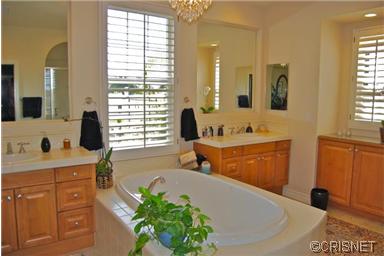 presidio-plan-3-master-bathroom