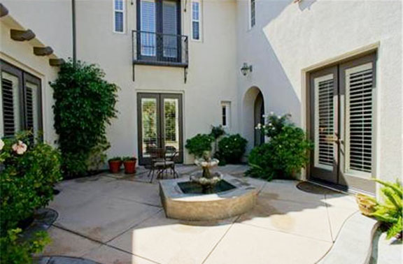 presidio-plan-4-courtyard-towards-dining-room