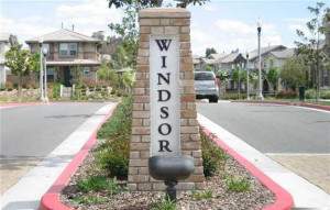 Sign welcoming visitors to Windsor Collection at Creekside Valencia