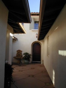 Emerald Residence 1 courtyard