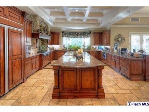 16152 Live Oak Circle Canyon Country kitchen